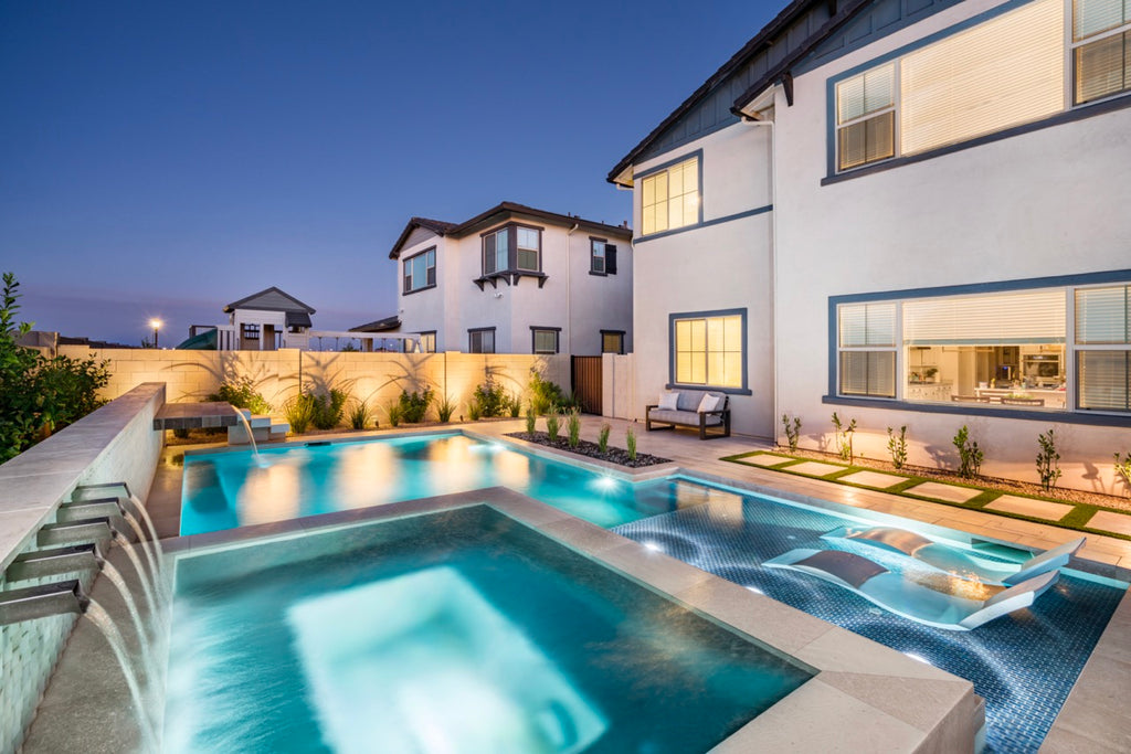 5 Modern Pool Design Trends Making a Splash In Luxury Homes