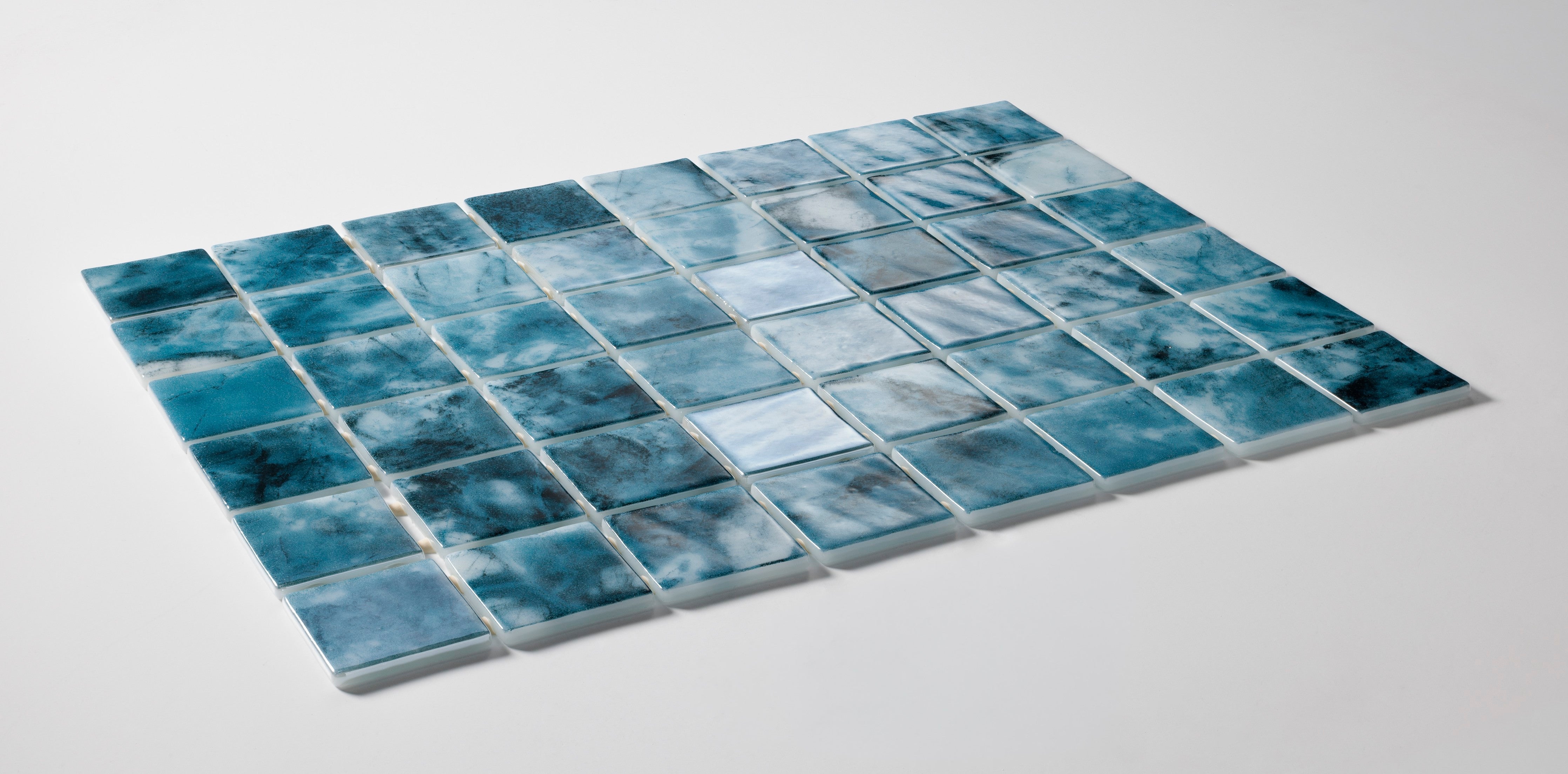 Breaker 2x2 Straight Set Glass Mosaic Tile