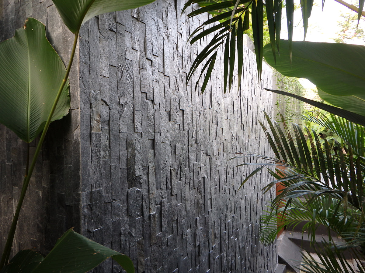 Parallels Silver Quartzite Split Face