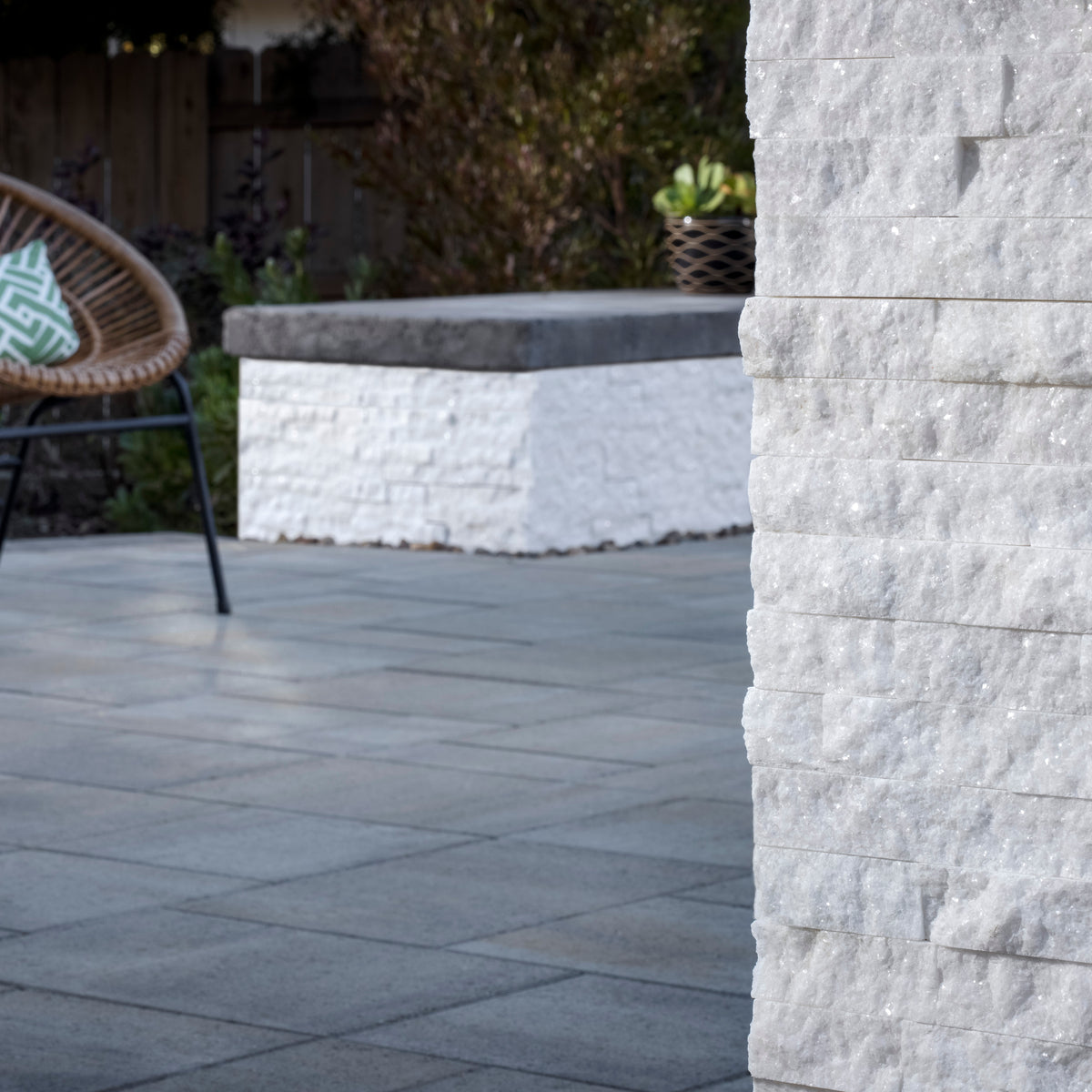 Ledger Panel Frost White Split Face
