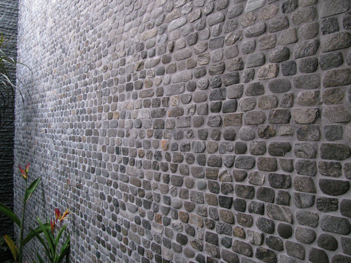 Strip Pebble